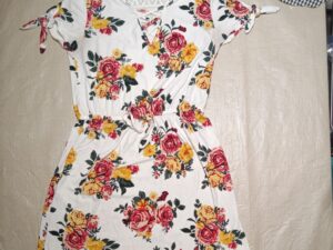 Womens Juniors No Boundaries Size M (7-9) Floral Dress Blouson Cap Sleeve Crotchet Trim