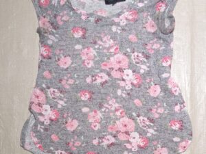 Women’s YOUNIQUE Top Size Small Gray Pink Floral Stretchy Round Neck Cap Sleeves